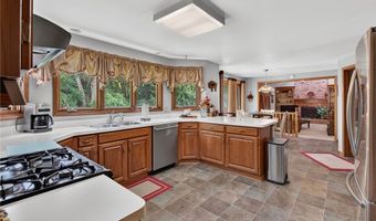 231 Londonderry Ln, Amherst, NY 14068