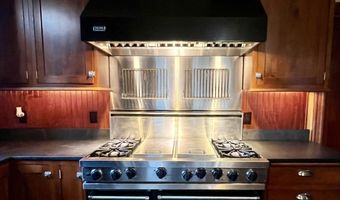 2 Mountain Ave, Bar Harbor, ME 04609