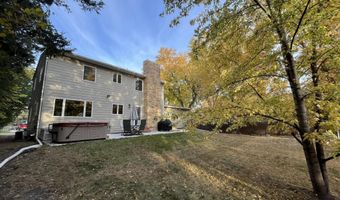 1210 N 4th St, Aberdeen, SD 57401