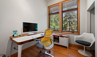 4211 NW Lower Village Rd, Bend, OR 97703