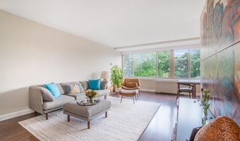 1210 N TAFT St 504, Arlington, VA 22201