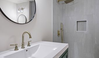 1029 Regency Dr, Acworth, GA 30102