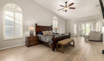 5733 S AMBERWOOD Dr, Chandler, AZ 85248