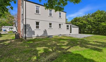 28 Eden Crest Dr, Cranston, RI 02920