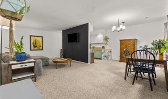 8 Carlisle Ct 8, Brookfield, CT 06804