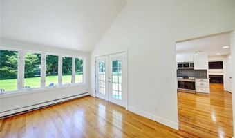 29 Melrose Ave, Barrington, RI 02806