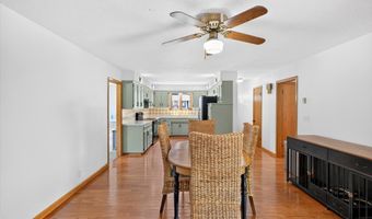 1635 Oak Dr, Aurora, MO 65605