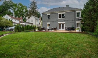 3729 Broadview Dr, Cincinnati, OH 45208