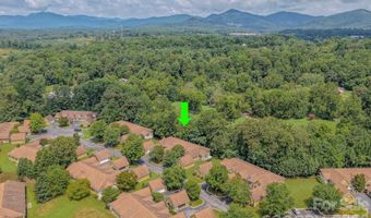 902 Woodlea Ct, Asheville, NC 28806
