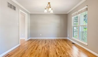204 Oakwood Farms Ct, Ballwin, MO 63021