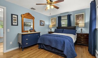 17 Valley Stream Dr, Danbury, CT 06811