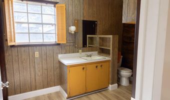 1058 S Berwick Ave, Basile, LA 70515