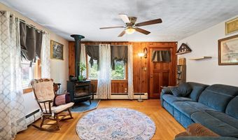 898 Cottage St, Athol, MA 01331