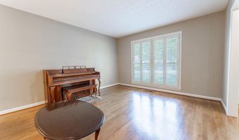 994 COMANCHE Trl, Anniston, AL 36206