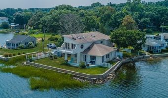 99 Smith St, Bristol, RI 02809