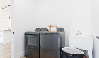 15-1038 AMAU Rd, Keaau, HI 96749