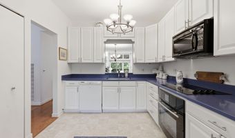 2102 CHESAPEAKE HARBOUR Dr E, Annapolis, MD 21403
