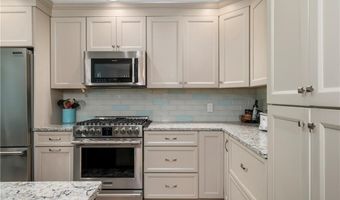 62 Nipmuc Trl D, North Providence, RI 02904