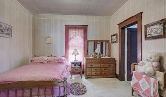 905 East Ave, Baxter Springs, KS 66713