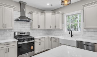 70 Seurat St, Barnegat, NJ 08005