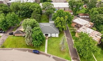 752 Southview Dr, Anoka, MN 55303