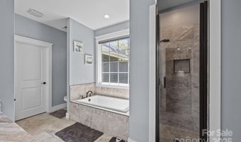 2 Wood Path Ln, Arden, NC 28704