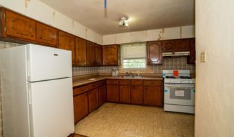 2528 Meadow Rd, Biloxi, MS 39531