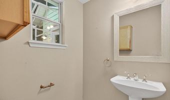 800 PARADISE Ln, Atlantic Beach, FL 32233