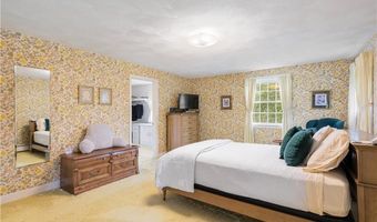 1 Edelweiss Ave, Lincoln, RI 02865