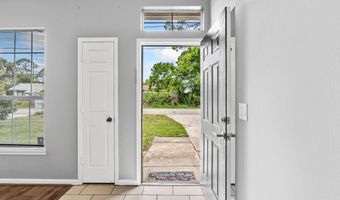 92 W 13TH St, Atlantic Beach, FL 32233