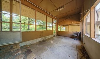 2389 Newport Rd, Batesville, AR 72501