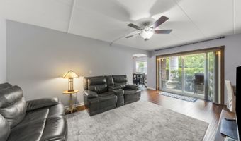 809 E Miner St 1B, Arlington Heights, IL 60004