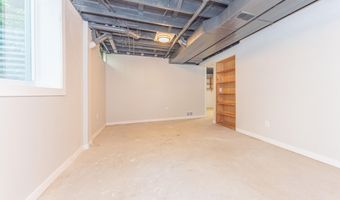 2728 Kimberley Rd, Ann Arbor, MI 48104
