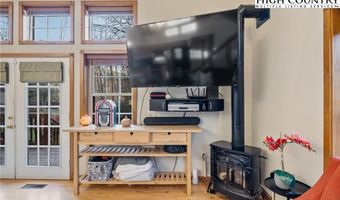 144 Grandfather Farms Rd, Banner Elk, NC 28604