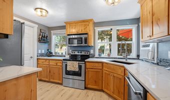 1127 LINN Ave, Oregon City, OR 97045