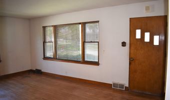 916 3Rd Ave, Ackley, IA 50601
