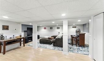54 Novelty Rd, Warwick, RI 02889