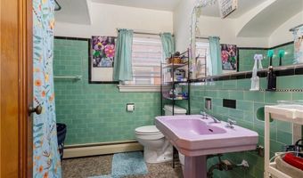 871 Smithfield Ave, Lincoln, RI 02865