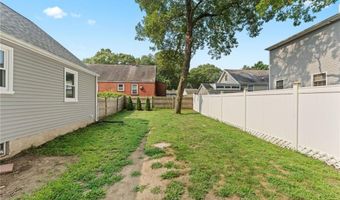 103 Everglade Ave, Warwick, RI 02886