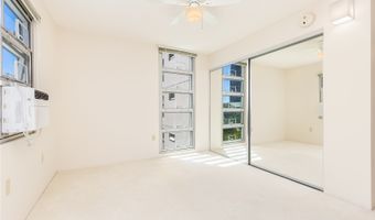 3009 Ala Makahala Pl 504, Honolulu, HI 96818