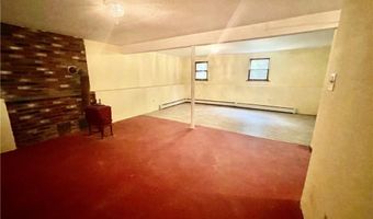 1069 Green End Ave, Middletown, RI 02842
