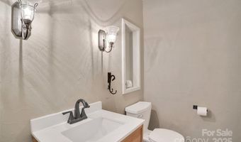 1212 Burtonwood Cir, Charlotte, NC 28212