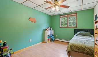 32 S V Ln, Augusta, ME 04330