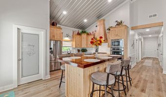 5004 Oak St, Bay St. Louis, MS 39520