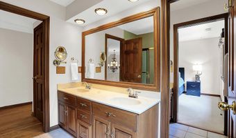 9015 Admirals Pointe Dr, Indianapolis, IN 46236
