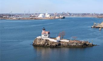 102 Lincoln Ave, East Providence, RI 02915