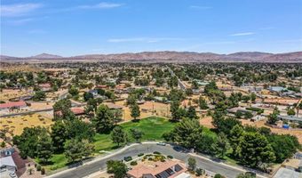 13931 Falling Leaf Rd, Apple Valley, CA 92307