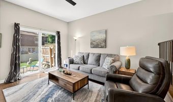 210 Braeshire Dr D, Ballwin, MO 63021