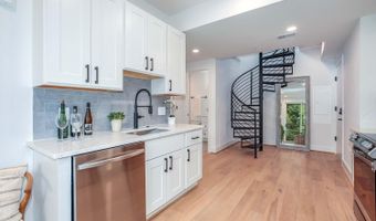 2601 30TH St NE 11, Washington, DC 20018