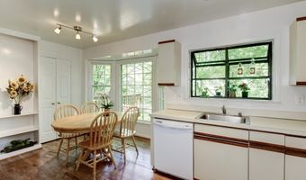 13 AVALON Ct, Bethesda, MD 20816